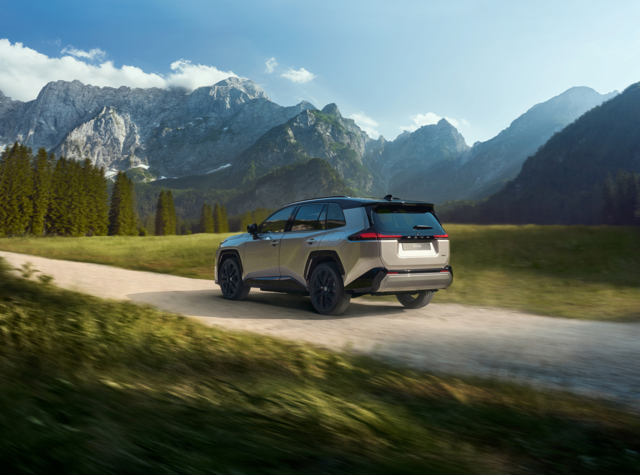 https://rav4.toyota.co.il/wp-content/uploads/2026/05/OUTDOOR2-1.jpg